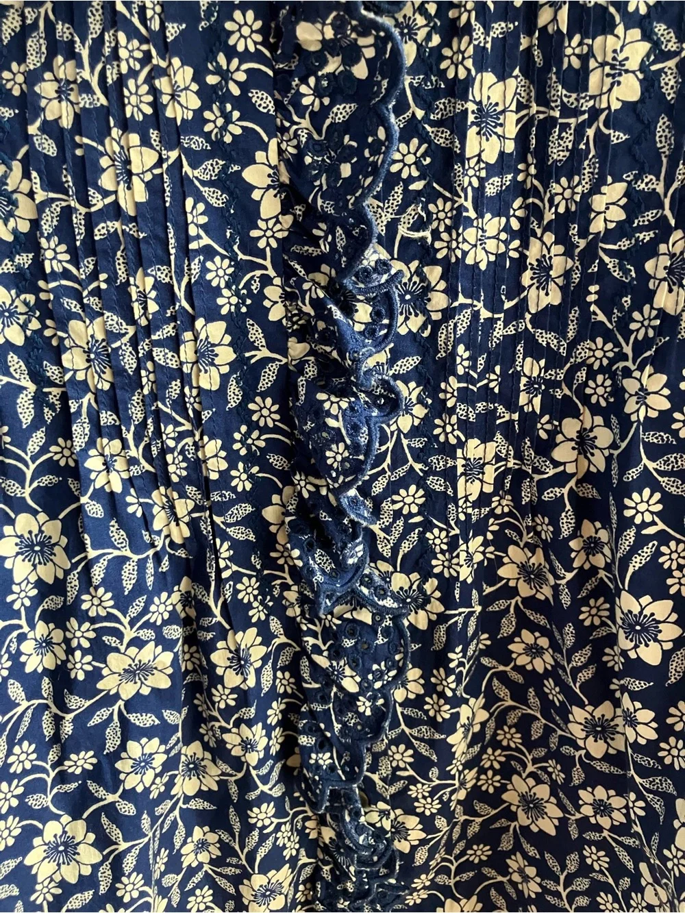 DÔEN Quincy Eyelet Collar Top in Blue Jessamine Calico - XS